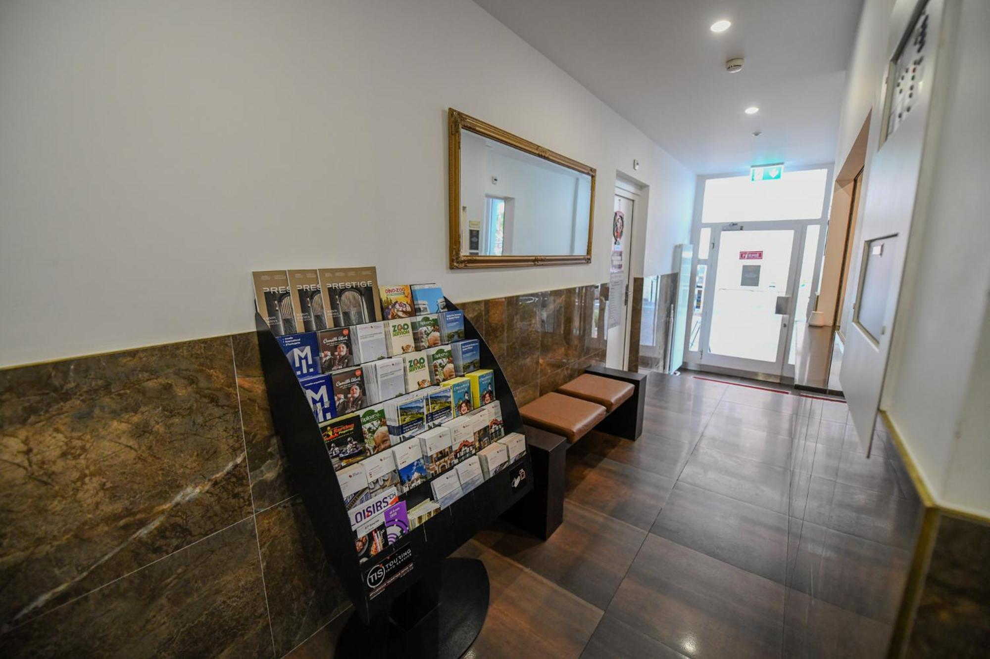 Hotel De France La Chaux De Fonds ภายนอก รูปภาพ